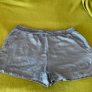 Elastic drawstring shorts